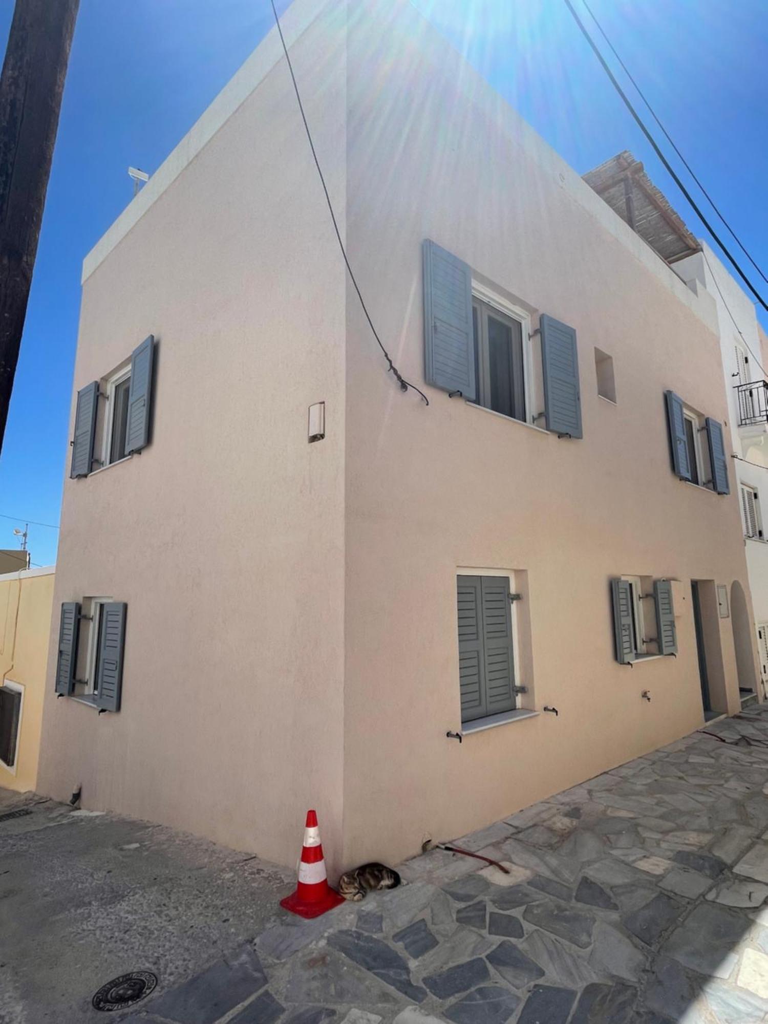 Apartment Modern & Comfortable House In The Center